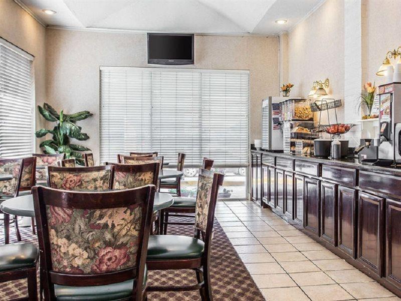 Econo Lodge Inn And Suites Dentsville Eksteriør bilde