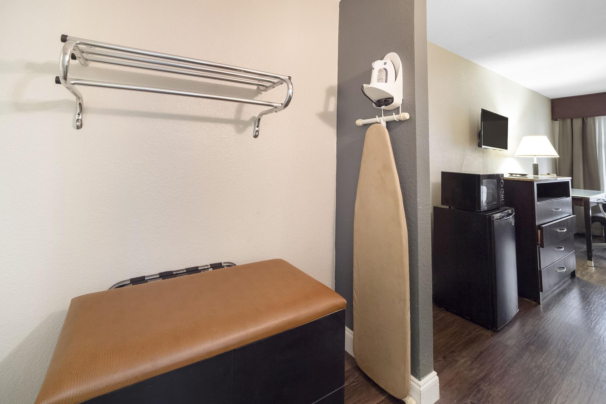 Econo Lodge Inn And Suites Dentsville Eksteriør bilde